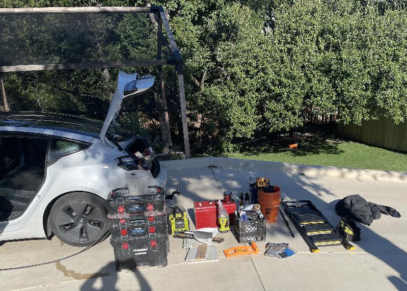 I took all the tools out of my car so I could fit people in, and the lighting looked nice, so I took a picture.